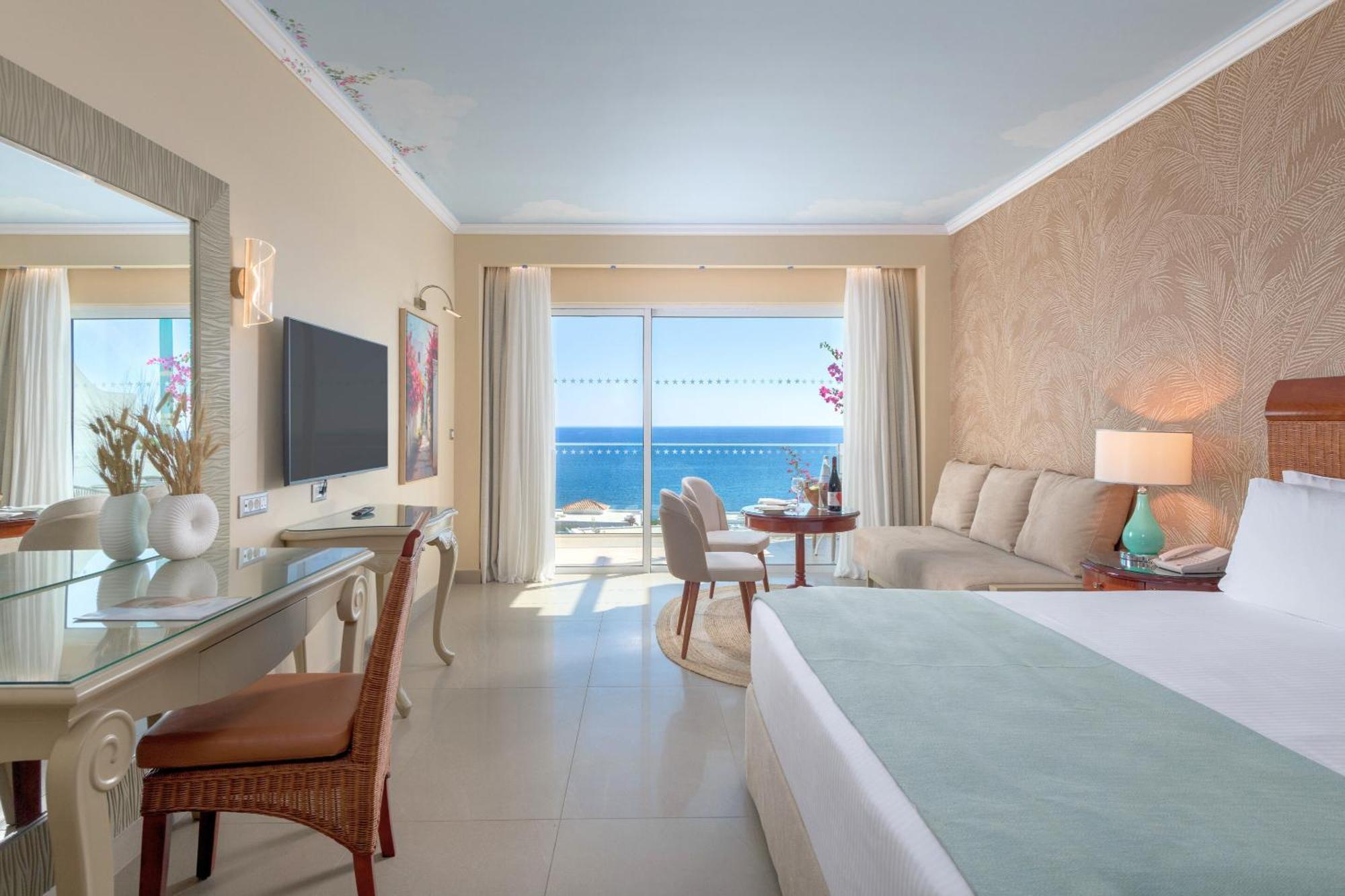 Deluxe Room with Sea View (2-3 Persons)
